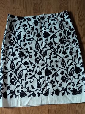 Talbots White Pencil Skirt with Black Floral Embroidery